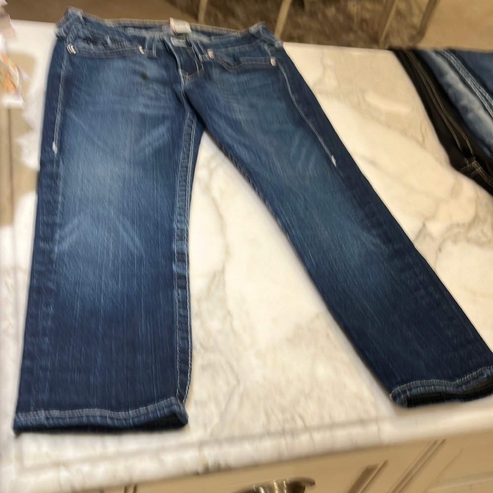 True religion capri size 27